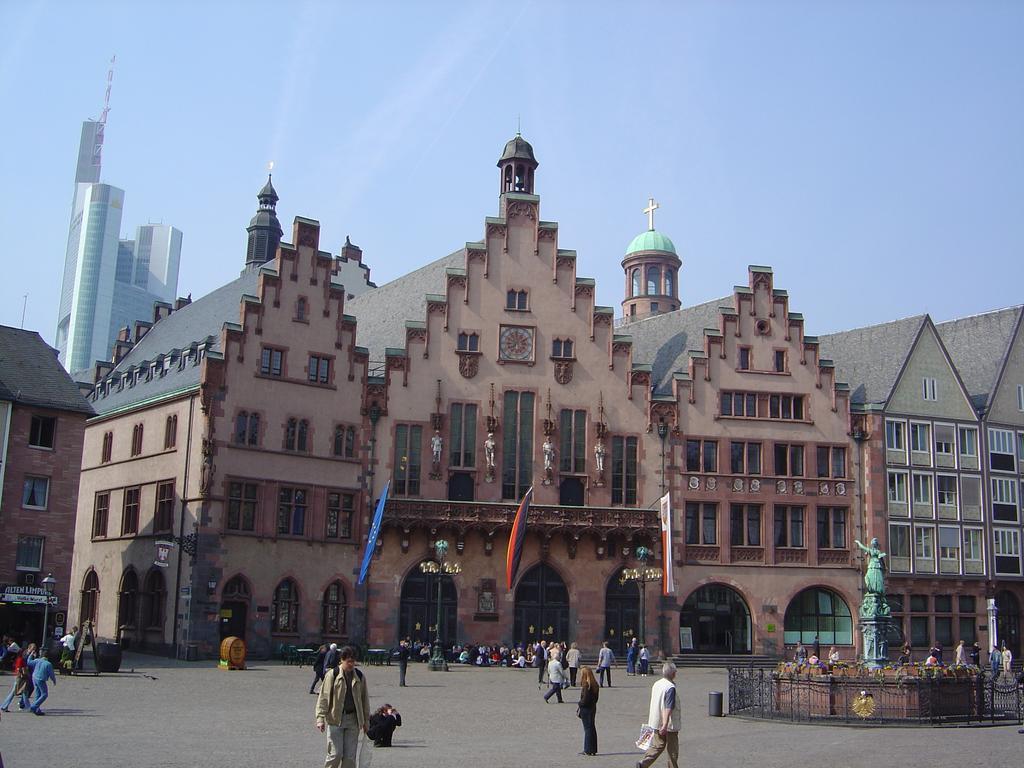 Hotel Astoria Frankfurt pe Main Exterior foto