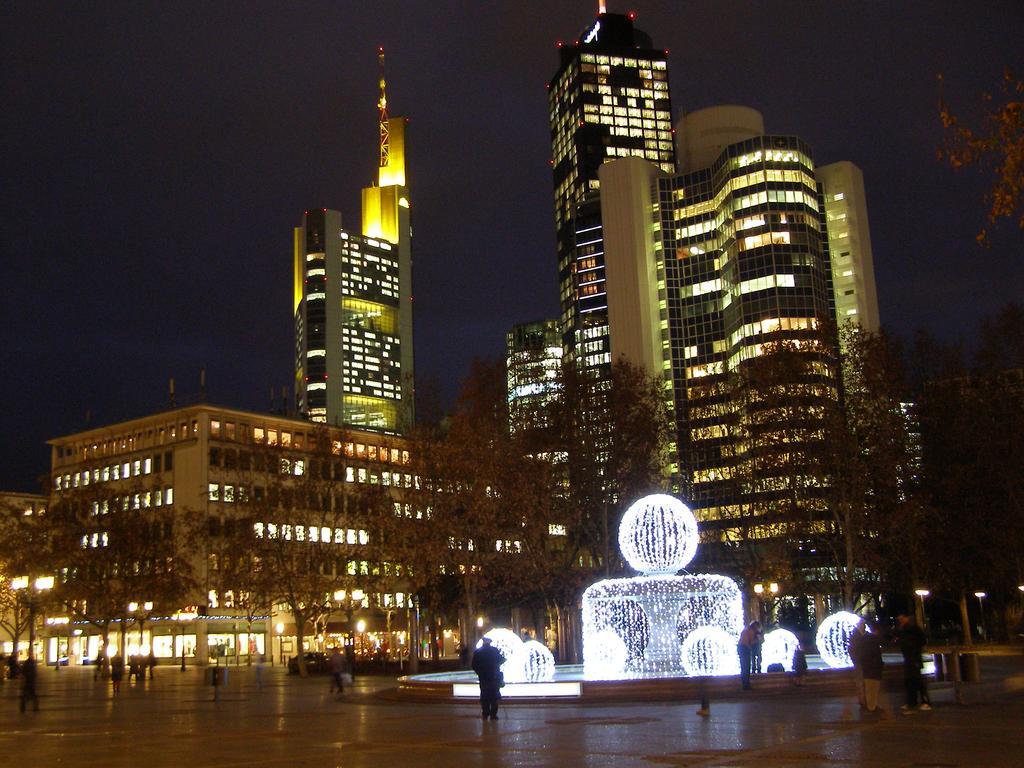 Hotel Astoria Frankfurt pe Main Exterior foto