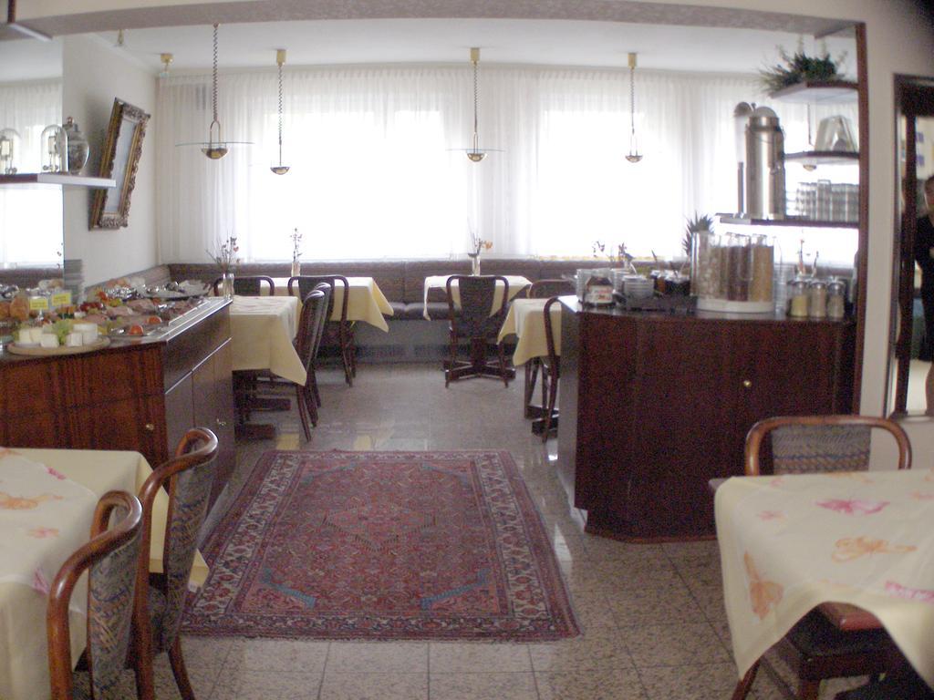 Hotel Astoria Frankfurt pe Main Restaurant foto